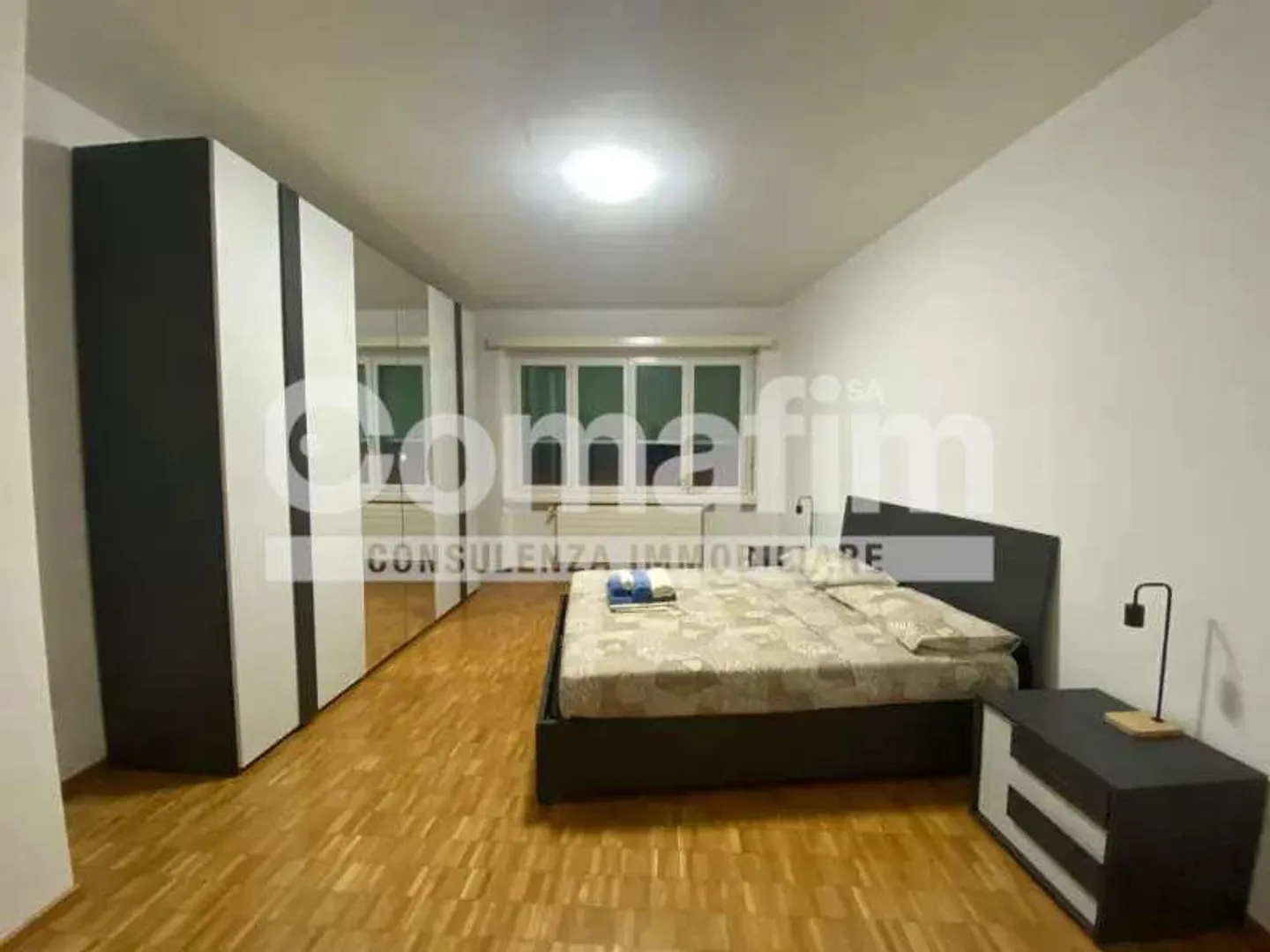Spazioso bilocale arredato a Lugano - Foto 2 di 5