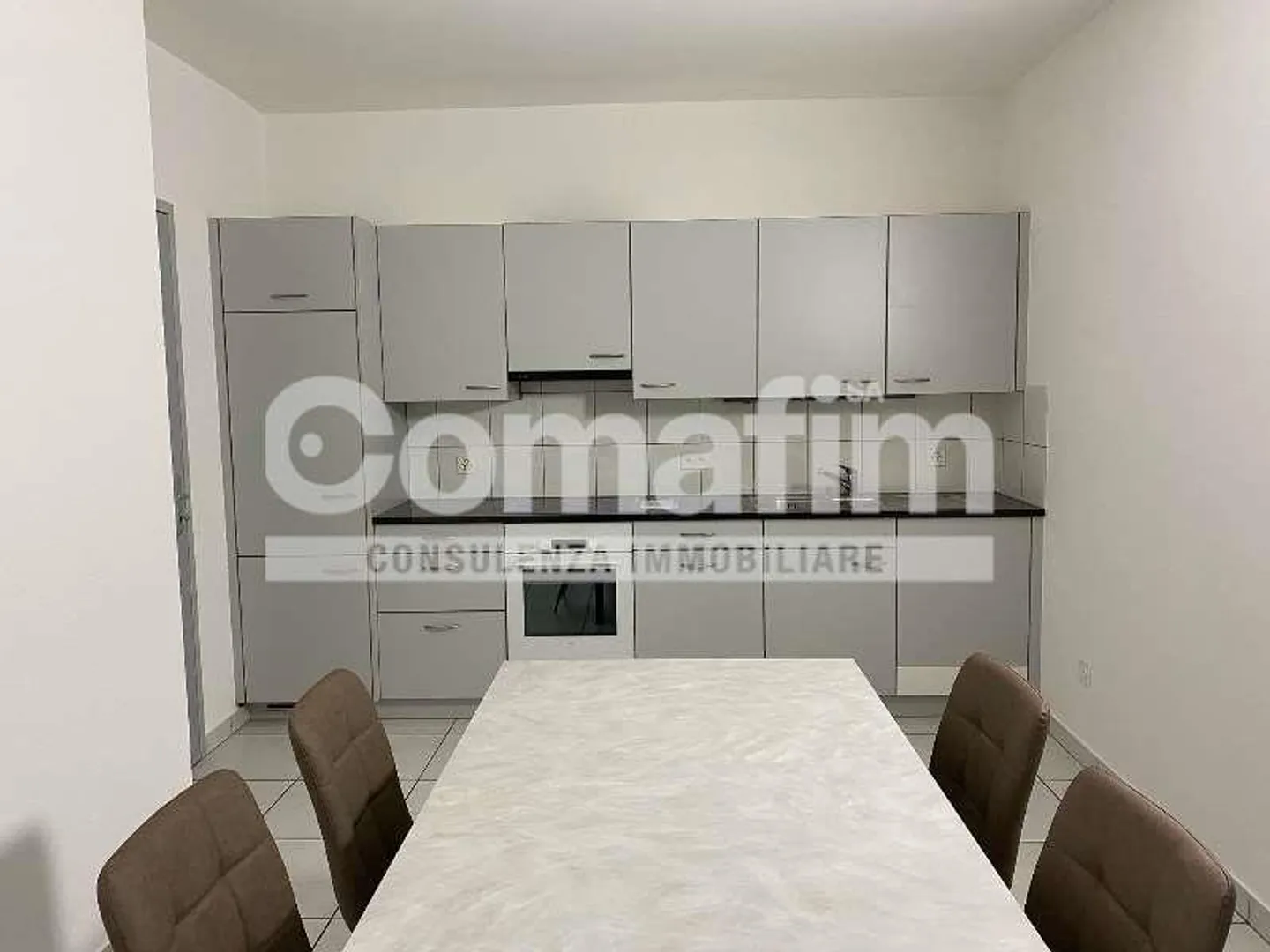 Spazioso bilocale arredato a Lugano - Foto 4 di 5