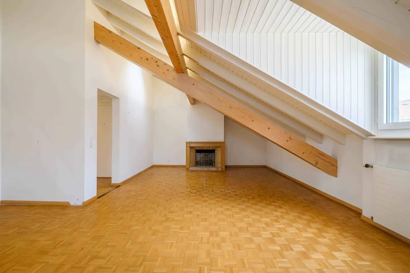 Apartment in the heart of Vieux-Carouge - exclusive - Photo 2 of 12