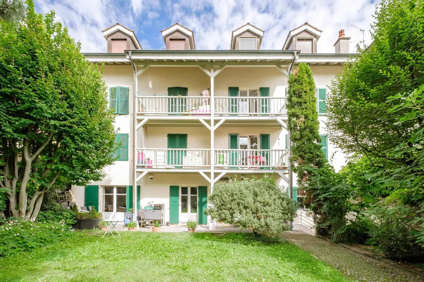 Apartment in the heart of Vieux-Carouge - exclusive - Photo 8 of 12