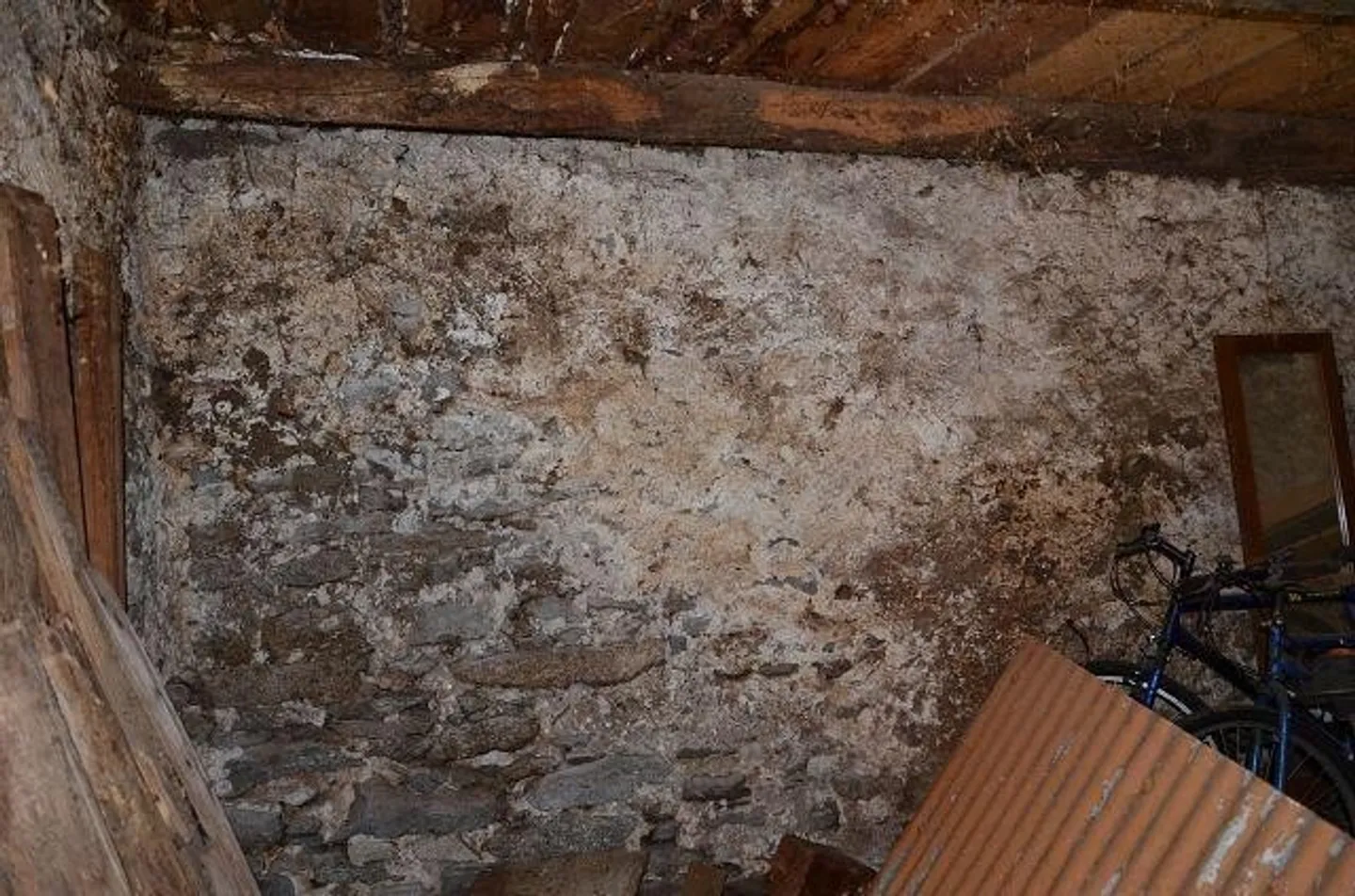 Großes Rustico im Dorfkern zum Ausbauen - Foto 3 von 13