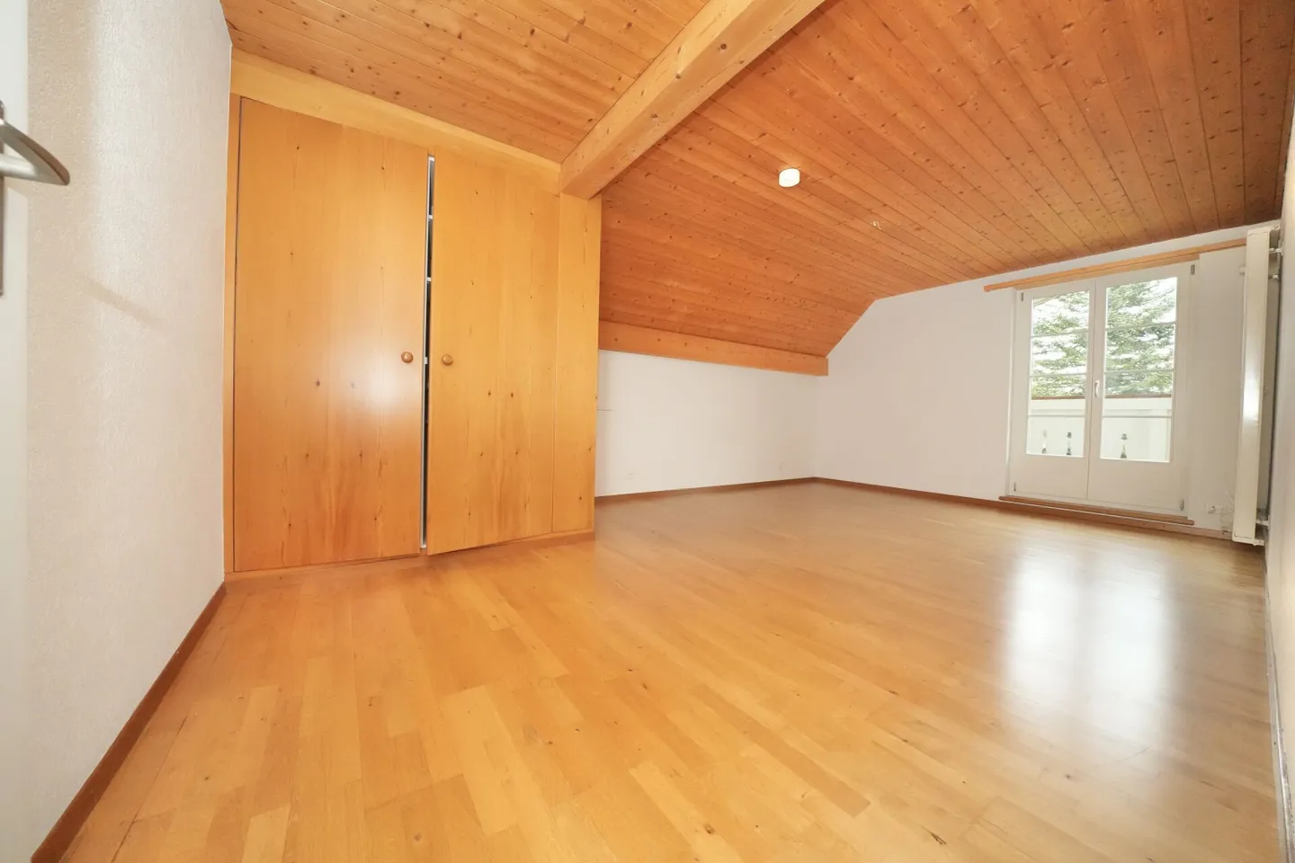 Charmante appartement sous les toits dans un emplacement central - Photo 6 sur 10
