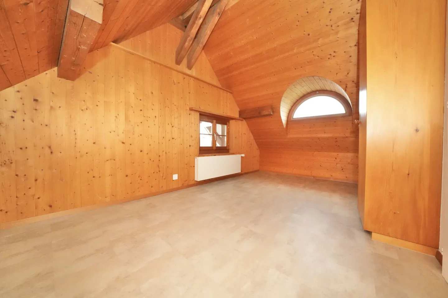 Charmante appartement sous les toits dans un emplacement central - Photo 7 sur 10