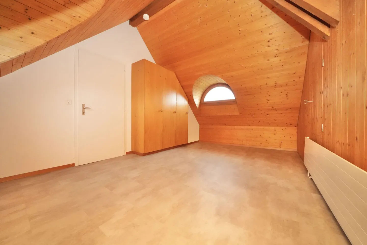 Charmante appartement sous les toits dans un emplacement central - Photo 8 sur 10