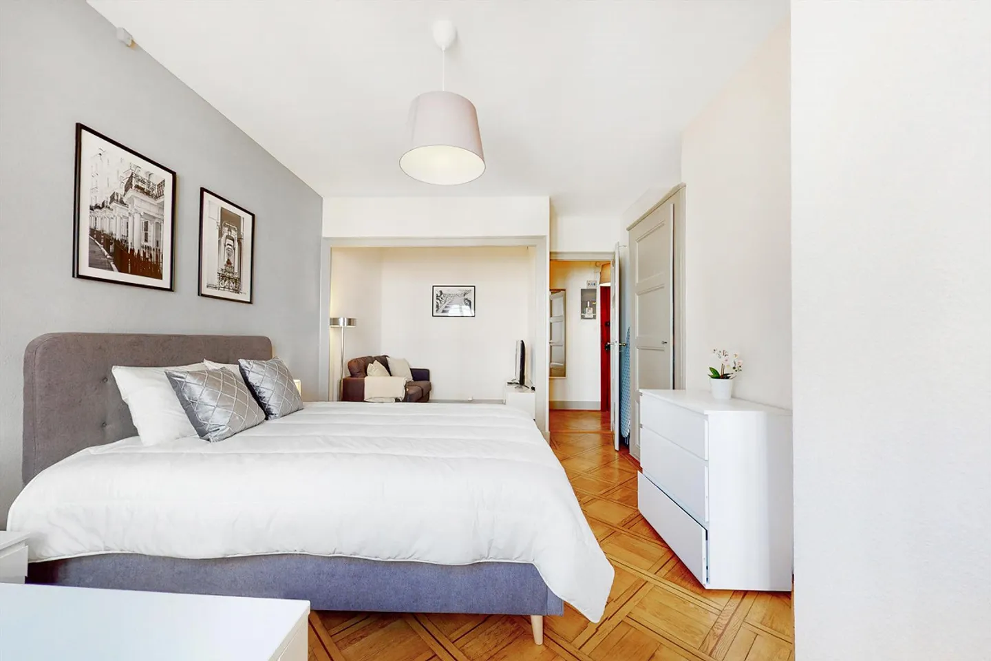 A studio in the heart of Eaux-Vives! - Photo 3 of 8