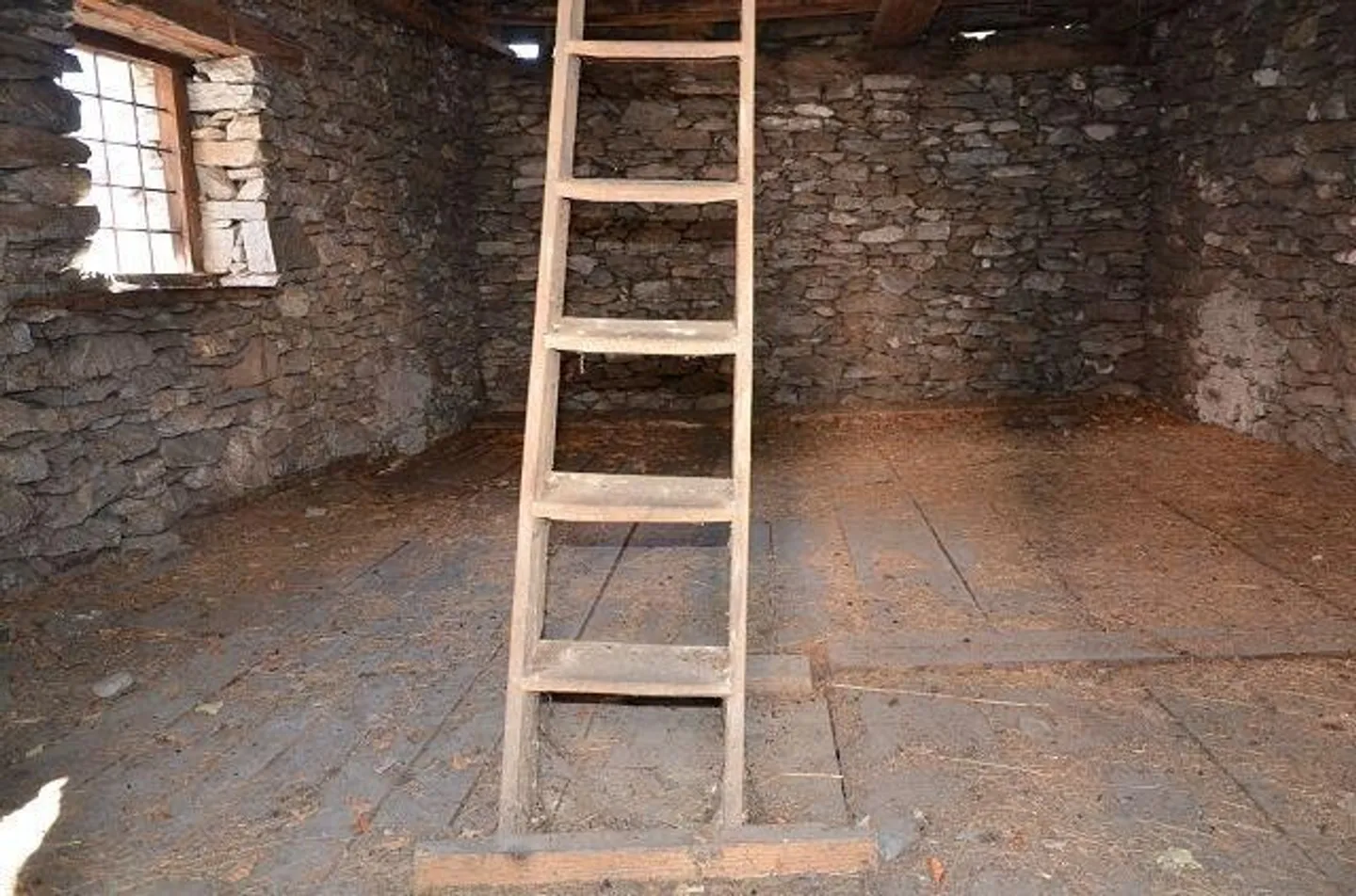 Großes Rustico im Dorfkern zum Ausbauen - Foto 5 von 13