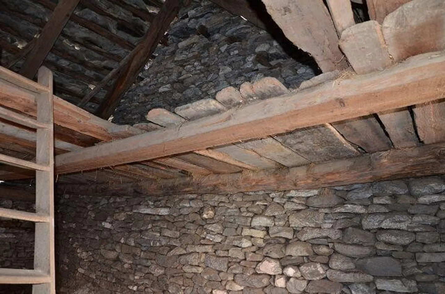 Großes Rustico im Dorfkern zum Ausbauen - Foto 10 von 13