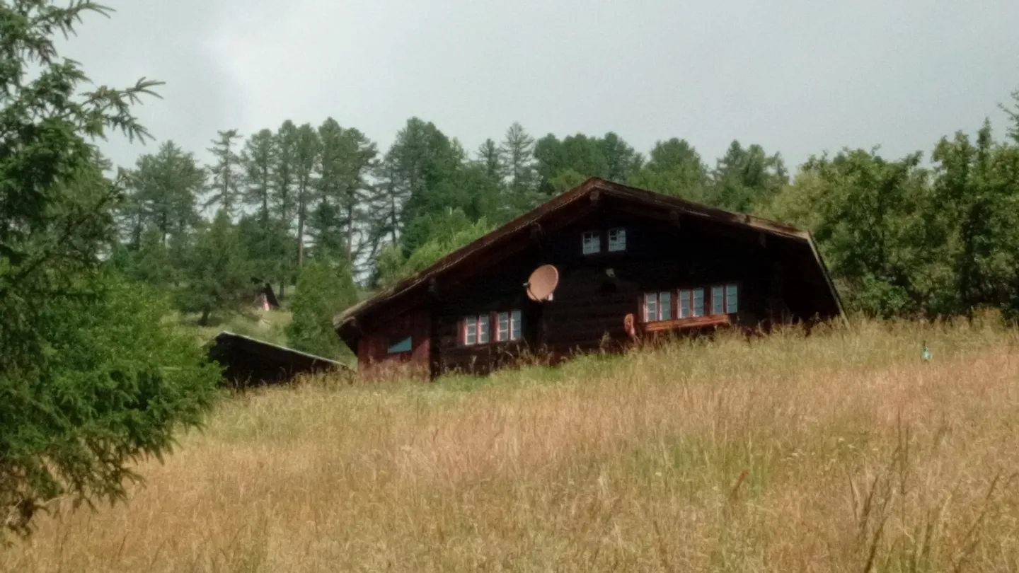 Alpines Chalet mit 4.5 Zimmern, Terrasse & Parkplätzen in Martisberg! - Foto 20 von 20