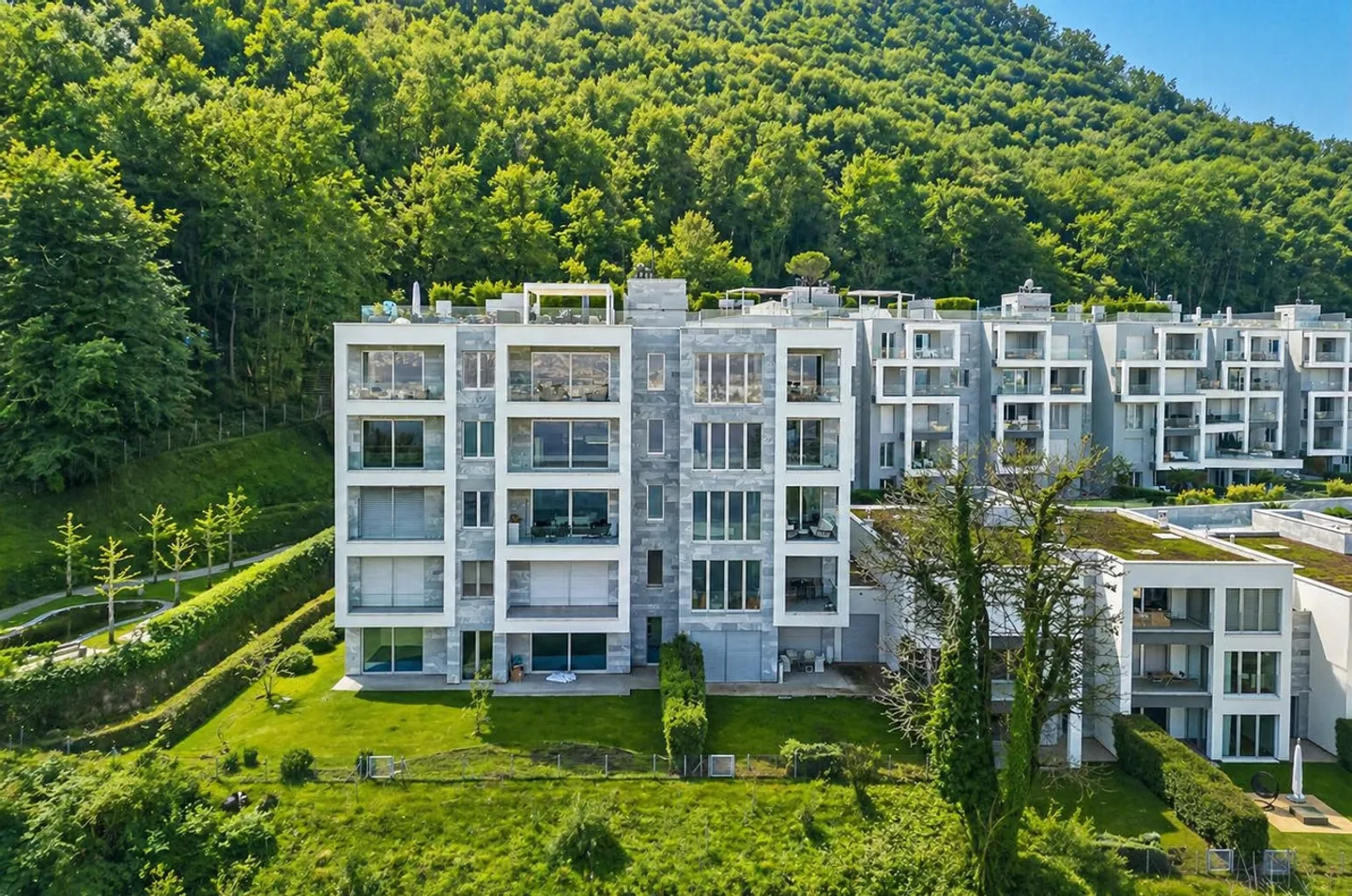 Superbe appartement avec vue imprenable et service hôtelier - Photo 5 sur 12