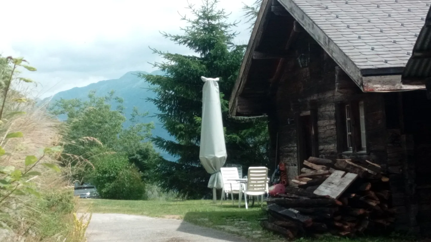 Alpines Chalet mit 4.5 Zimmern, Terrasse & Parkplätzen in Martisberg! - Foto 11 von 20