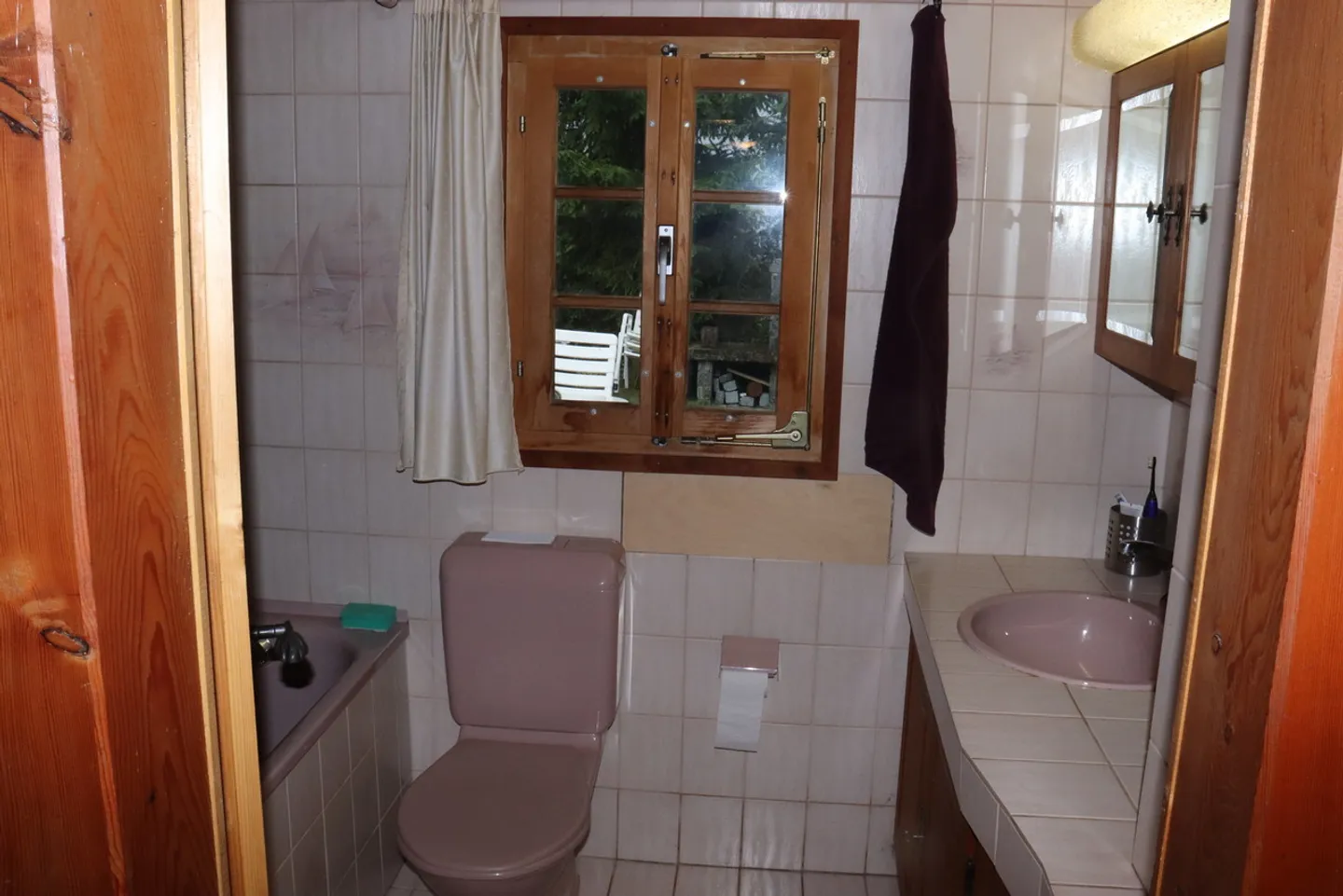 Alpines Chalet mit 4.5 Zimmern, Terrasse & Parkplätzen in Martisberg! - Foto 10 von 20