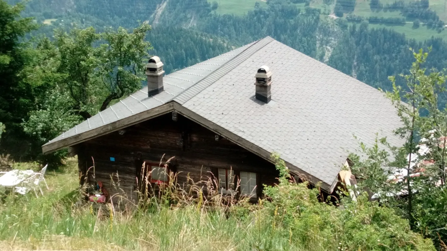 Alpines Chalet mit 4.5 Zimmern, Terrasse & Parkplätzen in Martisberg! - Foto 17 von 20