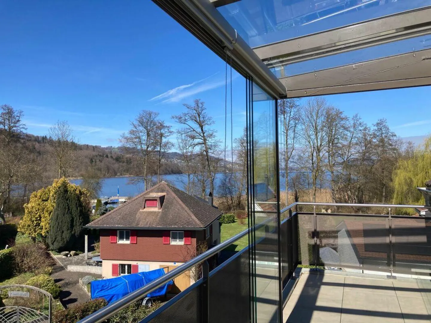 Luminoso appartamento mansardato di 3,5 locali con meravigliosa vista sul lago! - Foto 8 di 10