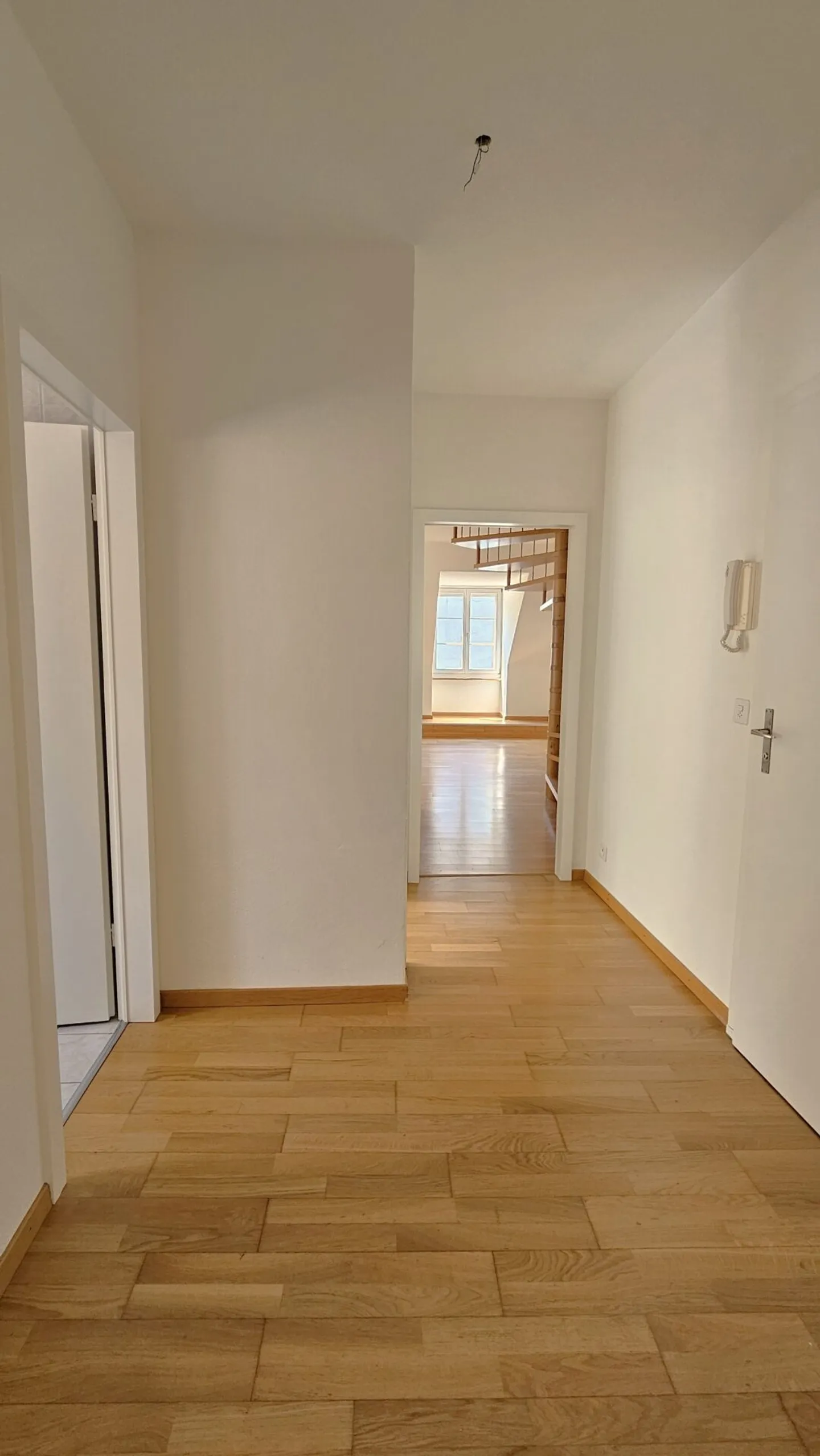 Heimelige Maisonettewohnung mit Terrasse und Garage - Foto 4 von 13