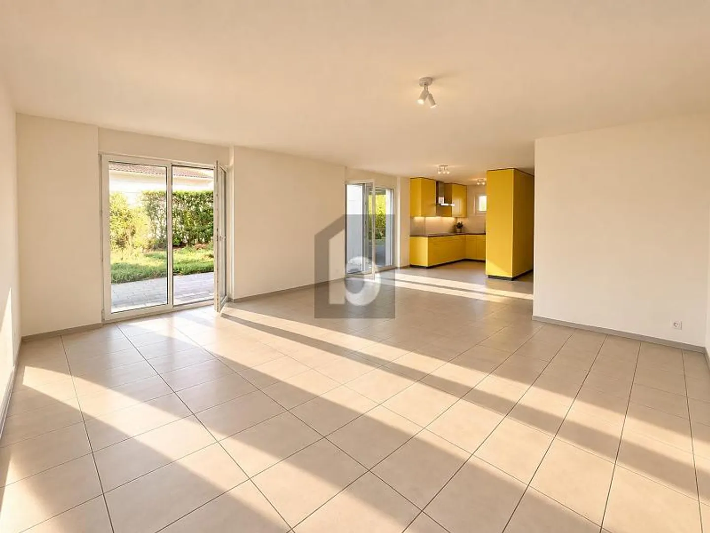 Semi-detached house for sale - Photo 3 of 6
