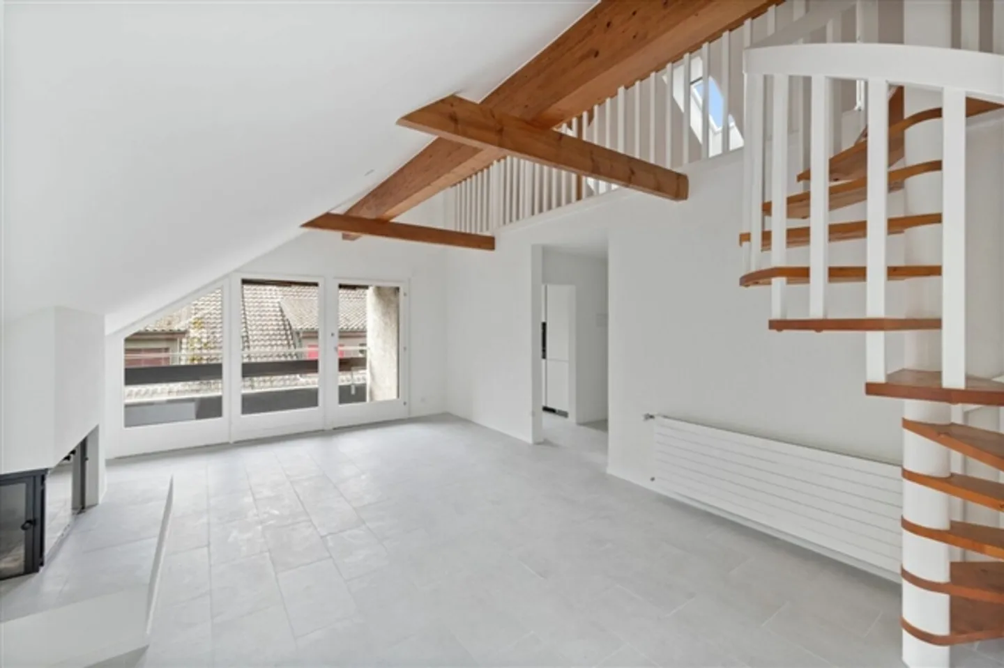 RENOVIERT UND CHARMANT AM WALDRAND - Foto 2 von 9