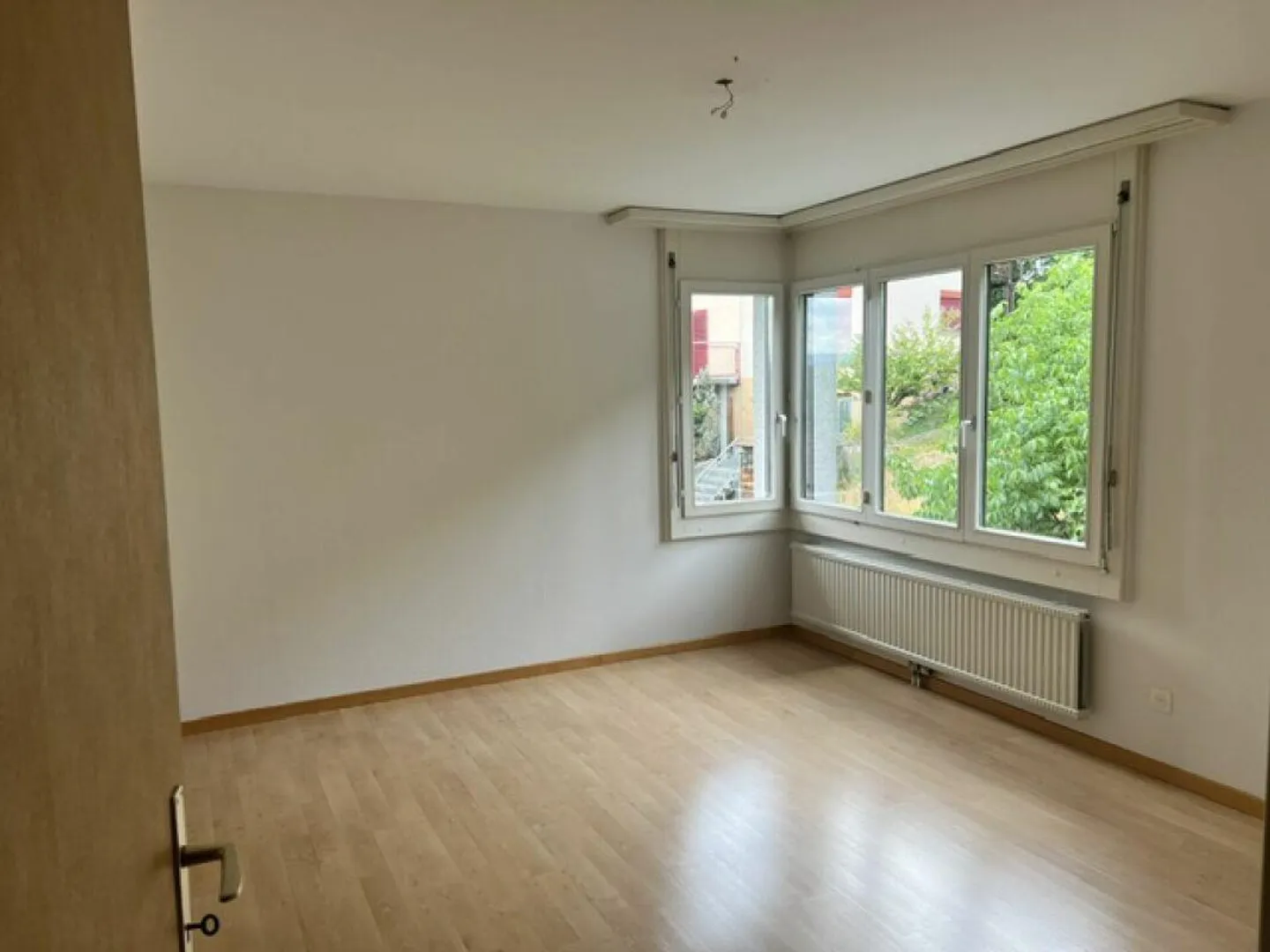 Quietly located 5.5-room maisonette apartment with balcony for rent - Photo 6 of 11