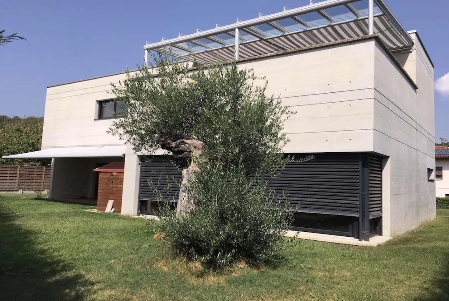 Ampia villa moderna a San Pietro di Stabio - Foto 1 di 13
