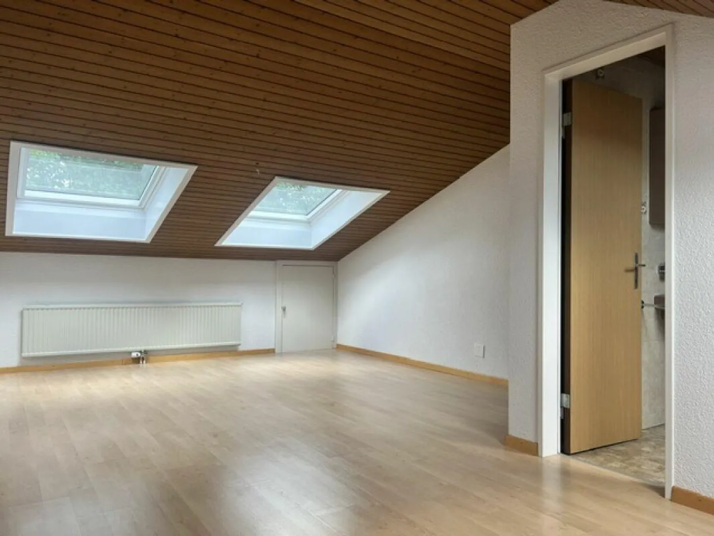 Quietly located 5.5-room maisonette apartment with balcony for rent - Photo 10 of 11