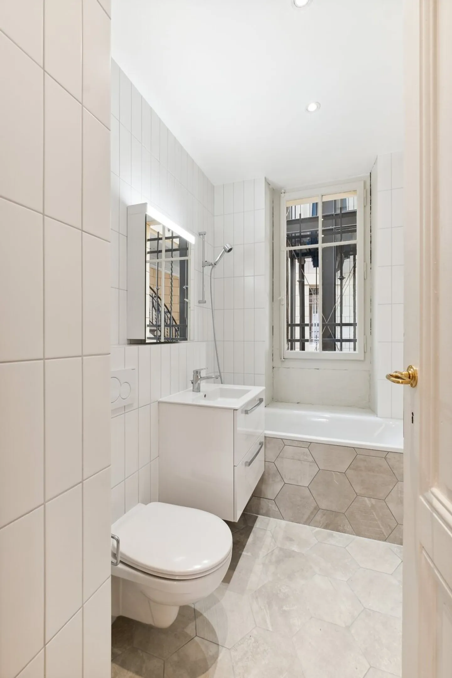 Apartment in the heart of Geneva - Photo 6 of 7