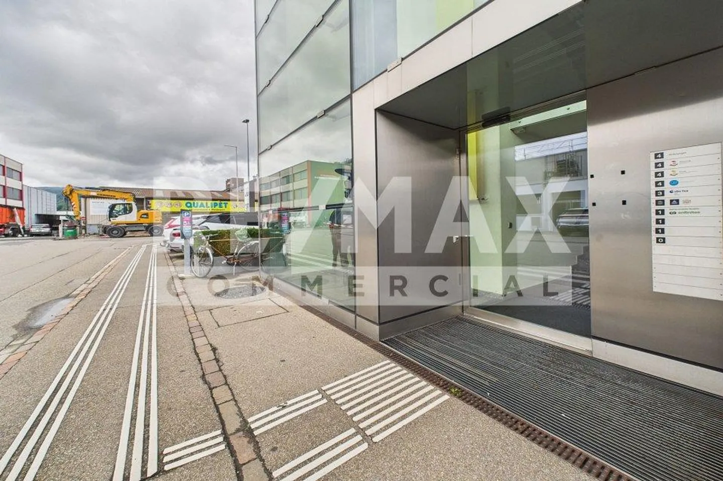 Spazio commerciale attraente con molte possibilità di utilizzo! Ufficio, La... - Foto 2 di 13