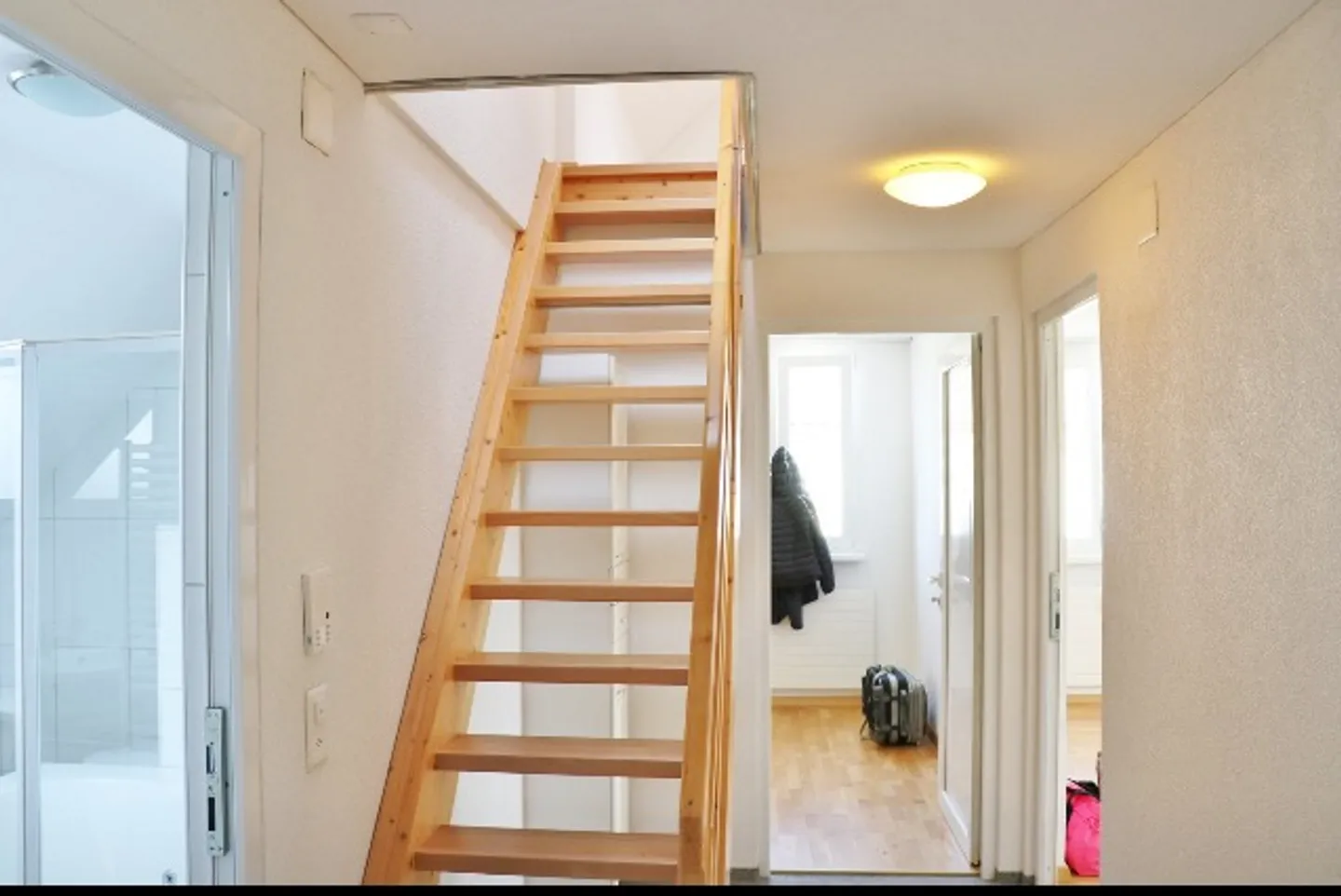 In affitto casa unifamiliare con 6 camere - Foto 3 di 15