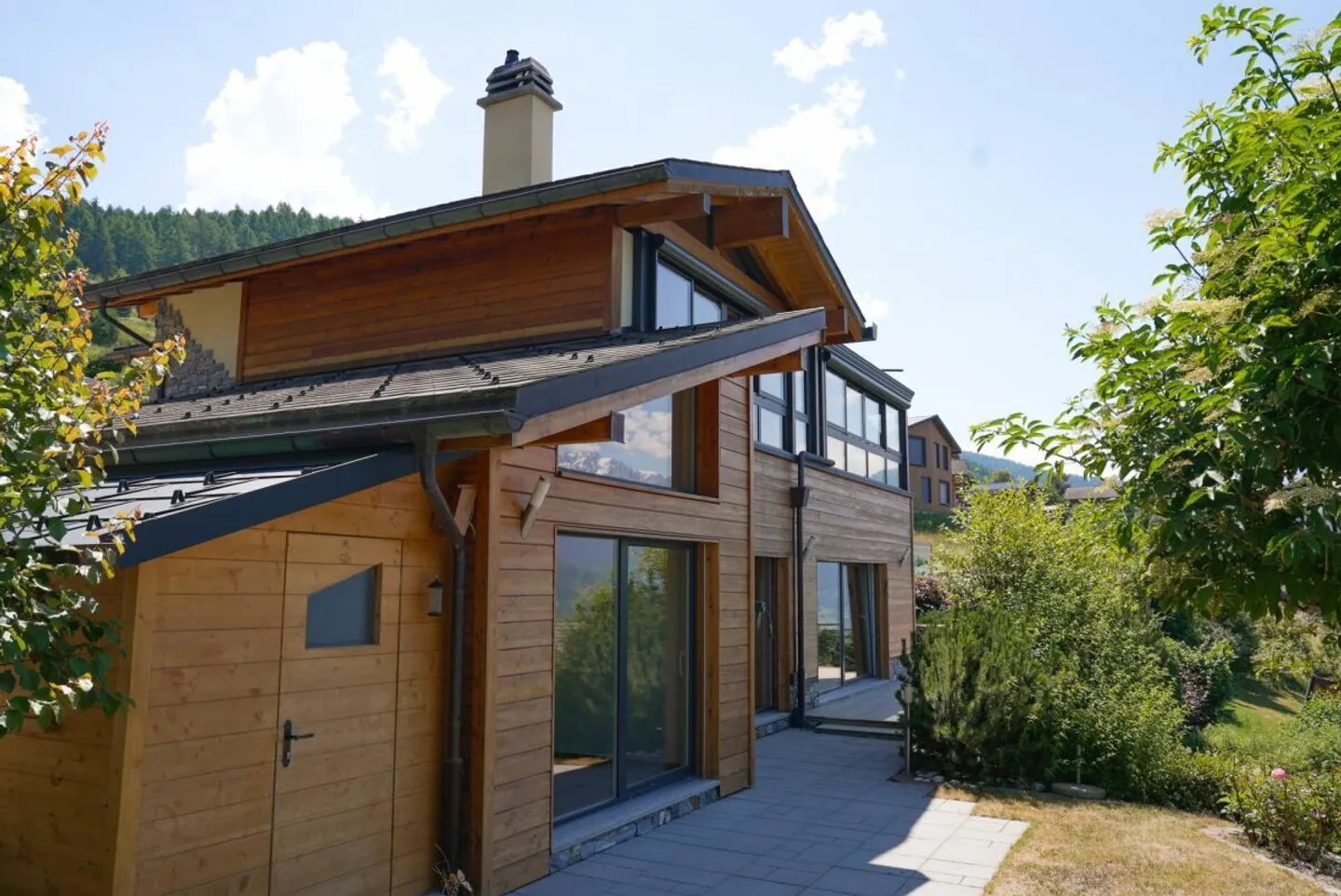 Magnificent chalet in Nax with exceptional panoramic view - Photo 2 of 13