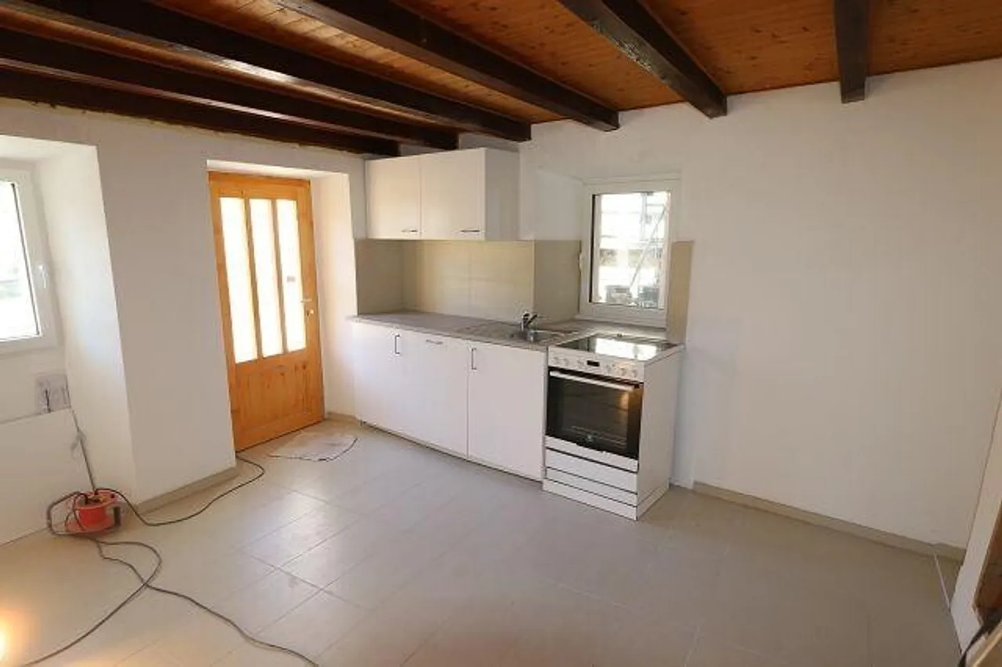 Casa di 4 locali con giardino con rustico da ristrutturare - Foto 2 di 12