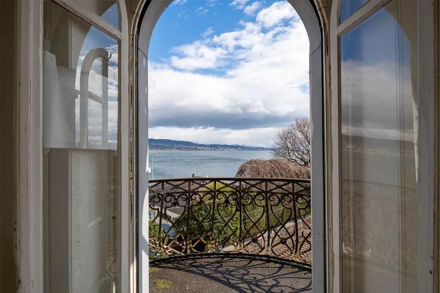 A historical gem in a unique lakeside location - Photo 1 of 3
