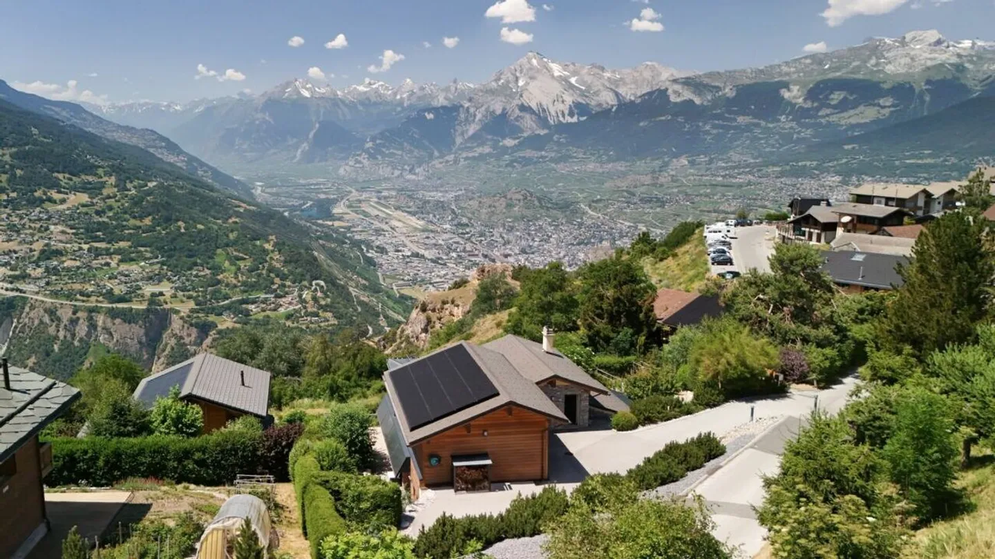 Magnificent chalet in Nax with exceptional panoramic view - Photo 12 of 13