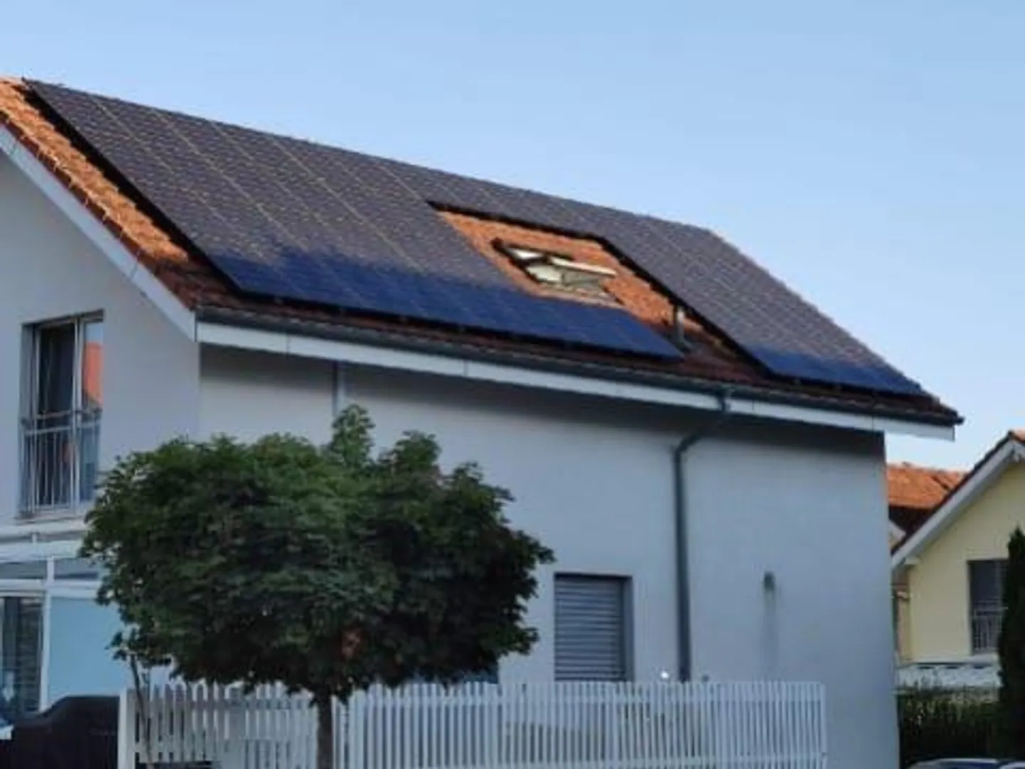 Incantevole casa angolare di 6,5 stanze con giardino e piscina - Foto 2 di 11