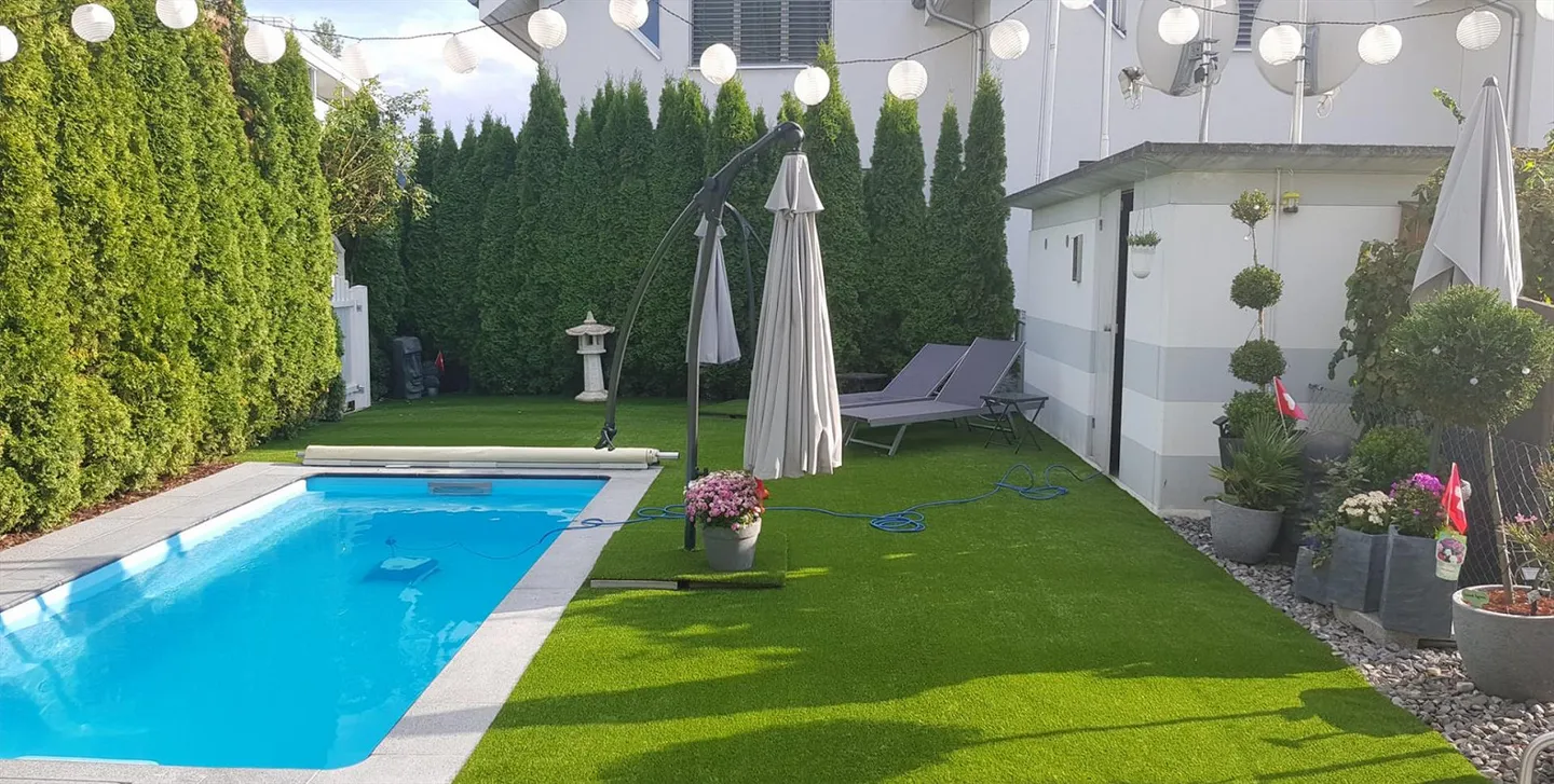 Incantevole casa angolare di 6,5 stanze con giardino e piscina - Foto 8 di 11