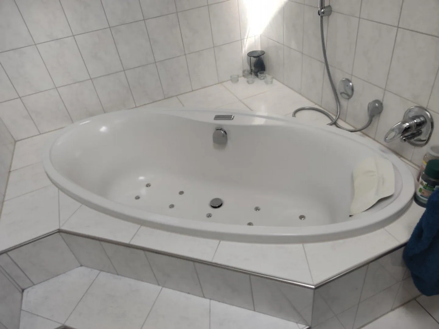 Incantevole casa angolare di 6,5 stanze con giardino e piscina - Foto 11 di 11