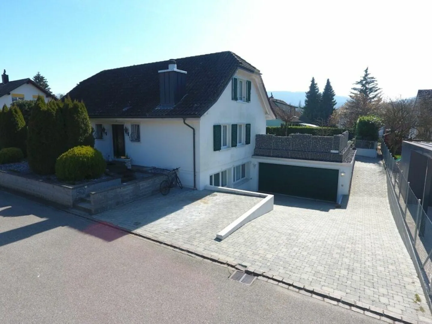 Casa unifamiliare con grande giardino - Foto 2 di 30