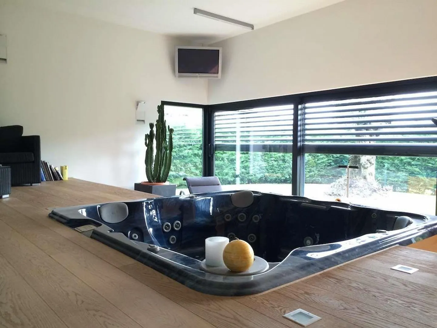 Ampia villa moderna a San Pietro di Stabio - Foto 13 di 13