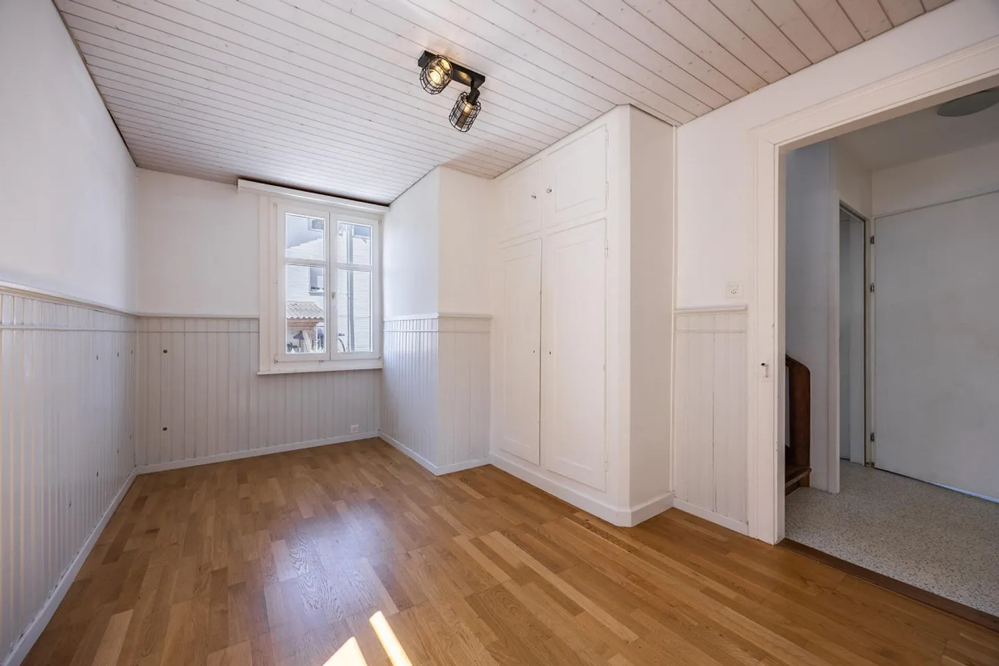 5.5-room single-family house with a separate apartment - Photo 7 of 15