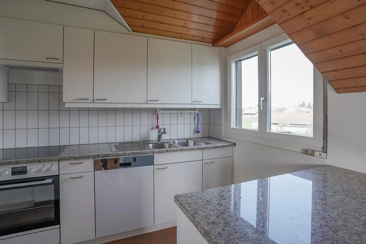 Charmante appartement sous les combles de 90 m² - près du lac de Morat - Photo 7 sur 13