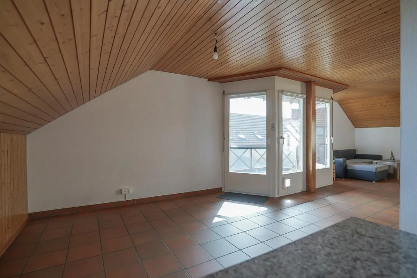 Charmante appartement sous les combles de 90 m² - près du lac de Morat - Photo 9 sur 13