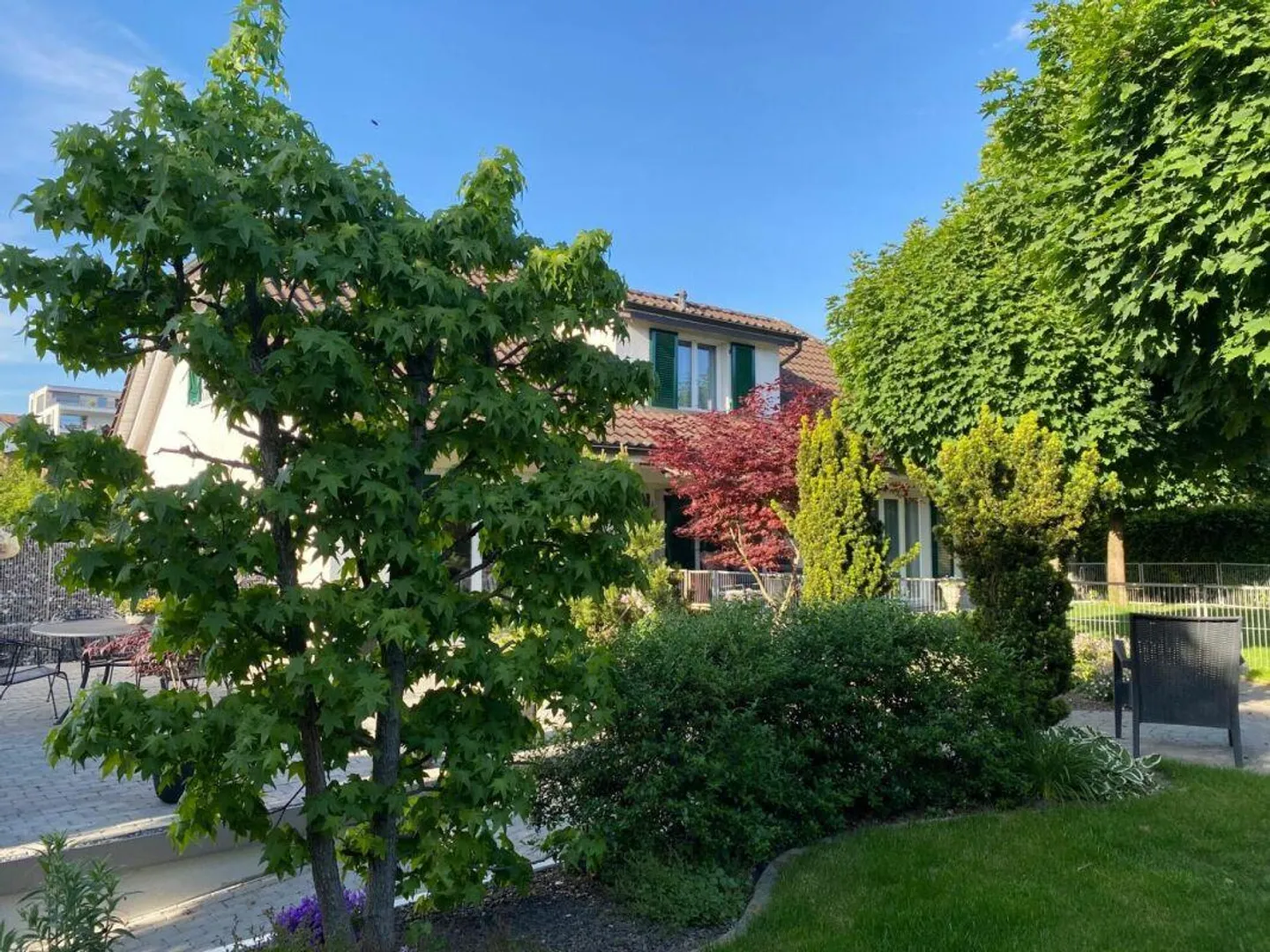 Casa unifamiliare con grande giardino - Foto 10 di 30