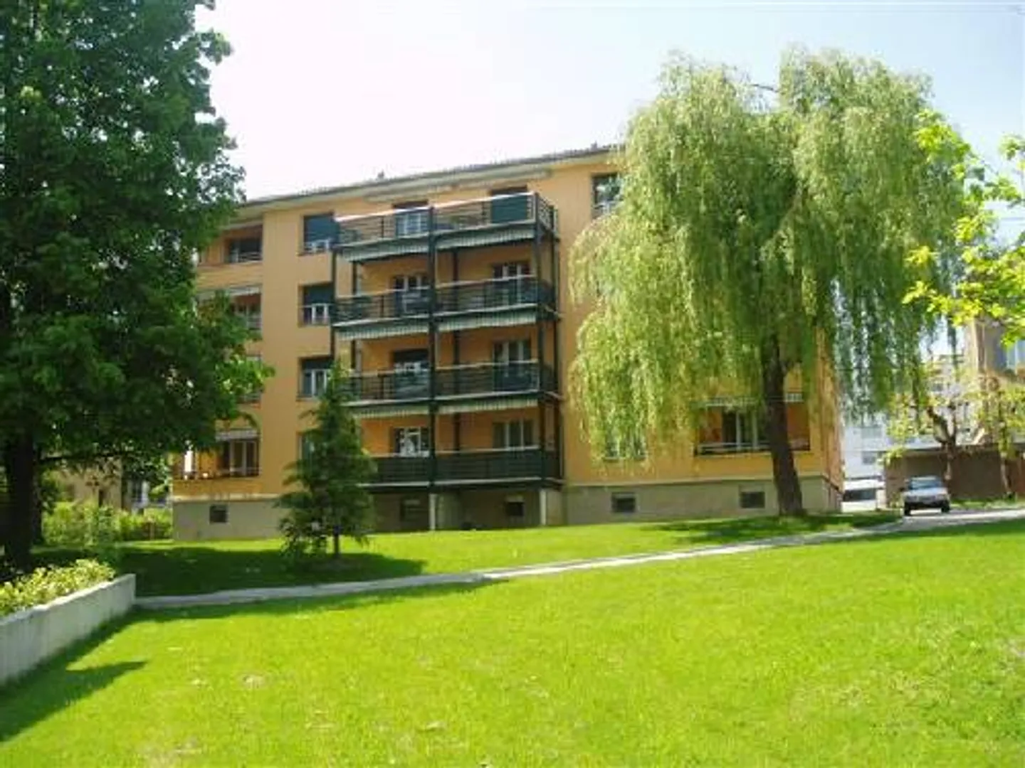 Parking space for rent in the Sallaz neighborhood - Photo 1 of 2