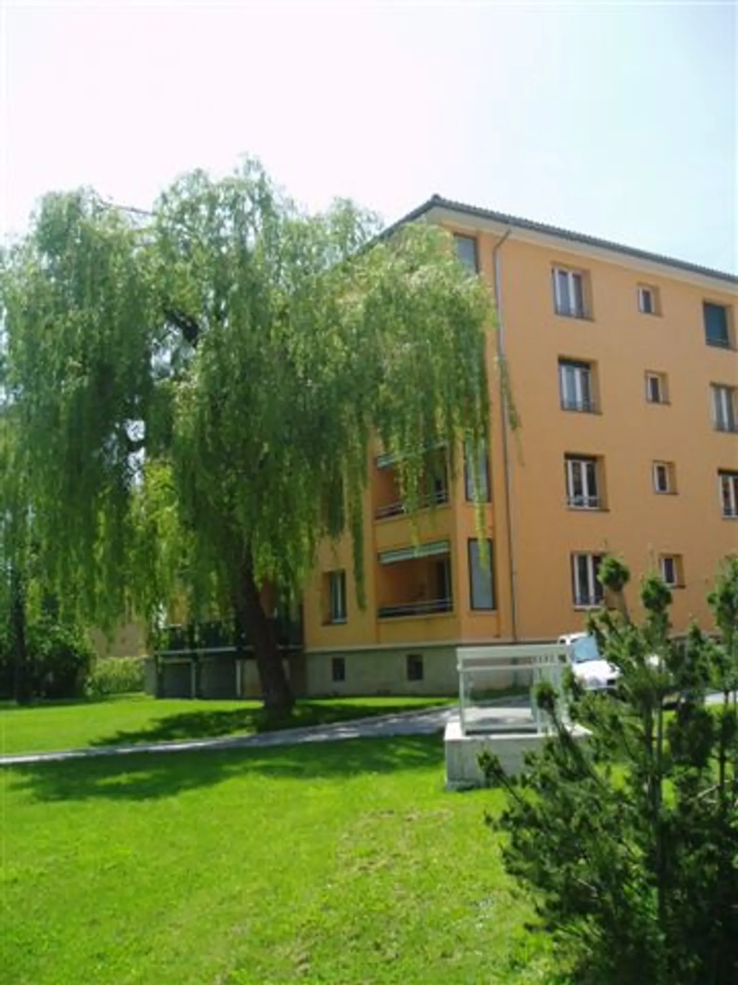 Parking space for rent in the Sallaz neighborhood - Photo 2 of 2