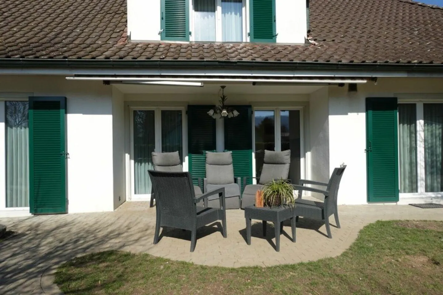 Casa unifamiliare con grande giardino - Foto 18 di 30