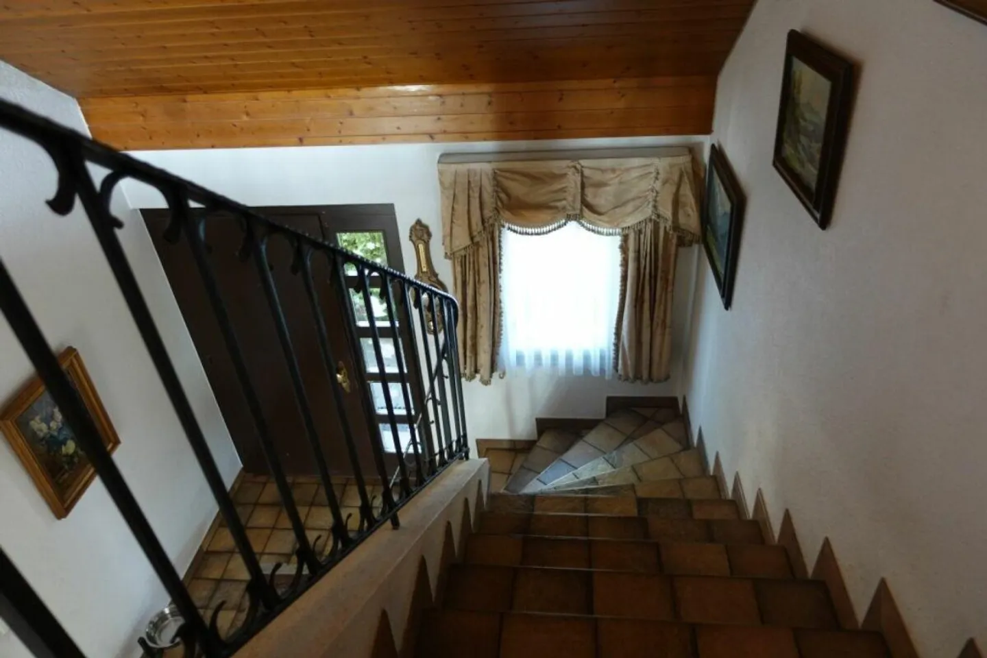 Casa unifamiliare con grande giardino - Foto 29 di 30