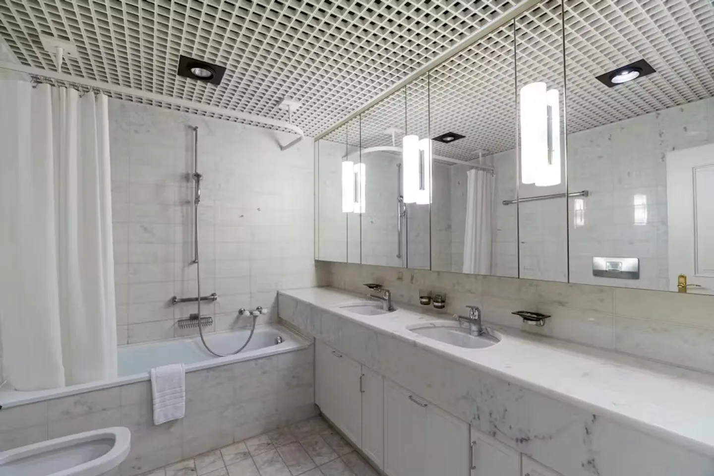 Charming Apartment in Zürich - Photo 8 of 10
