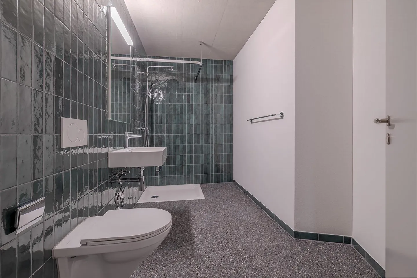 3.5 Room Apartment in Biel - Photo 3 of 11