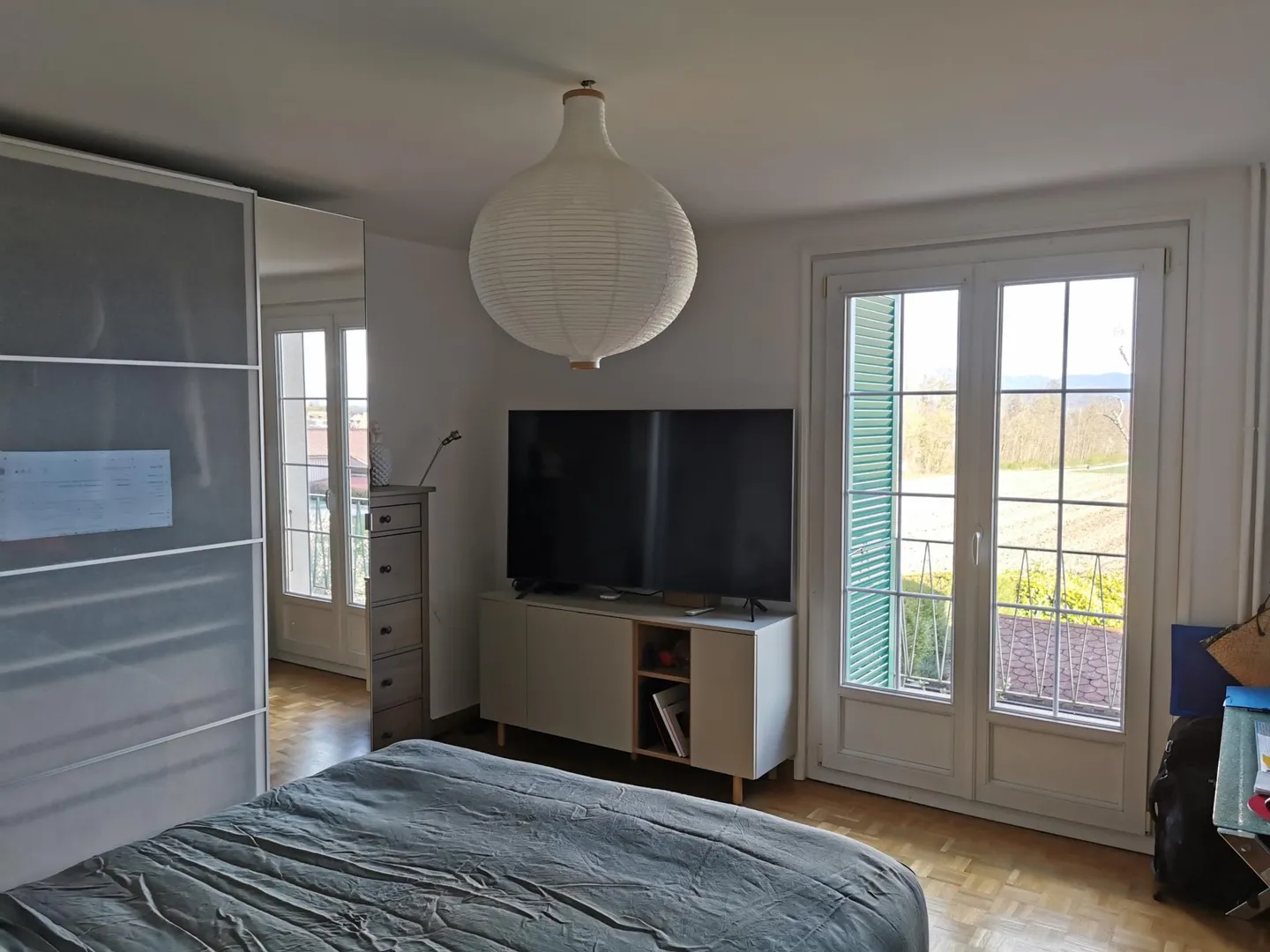 Beautiful 4-room apartment with balcony in Eysins - Photo 4 of 5