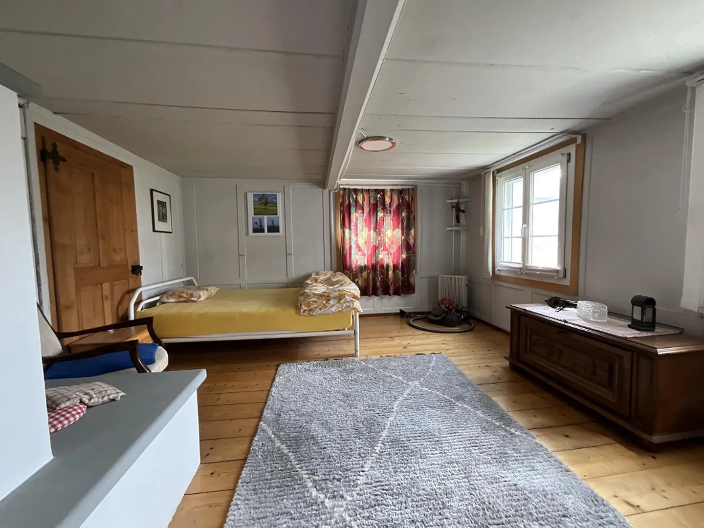 Charmantes Holzhaus mit Geschichte, Garten und viel Potenzial - Foto 4 von 8