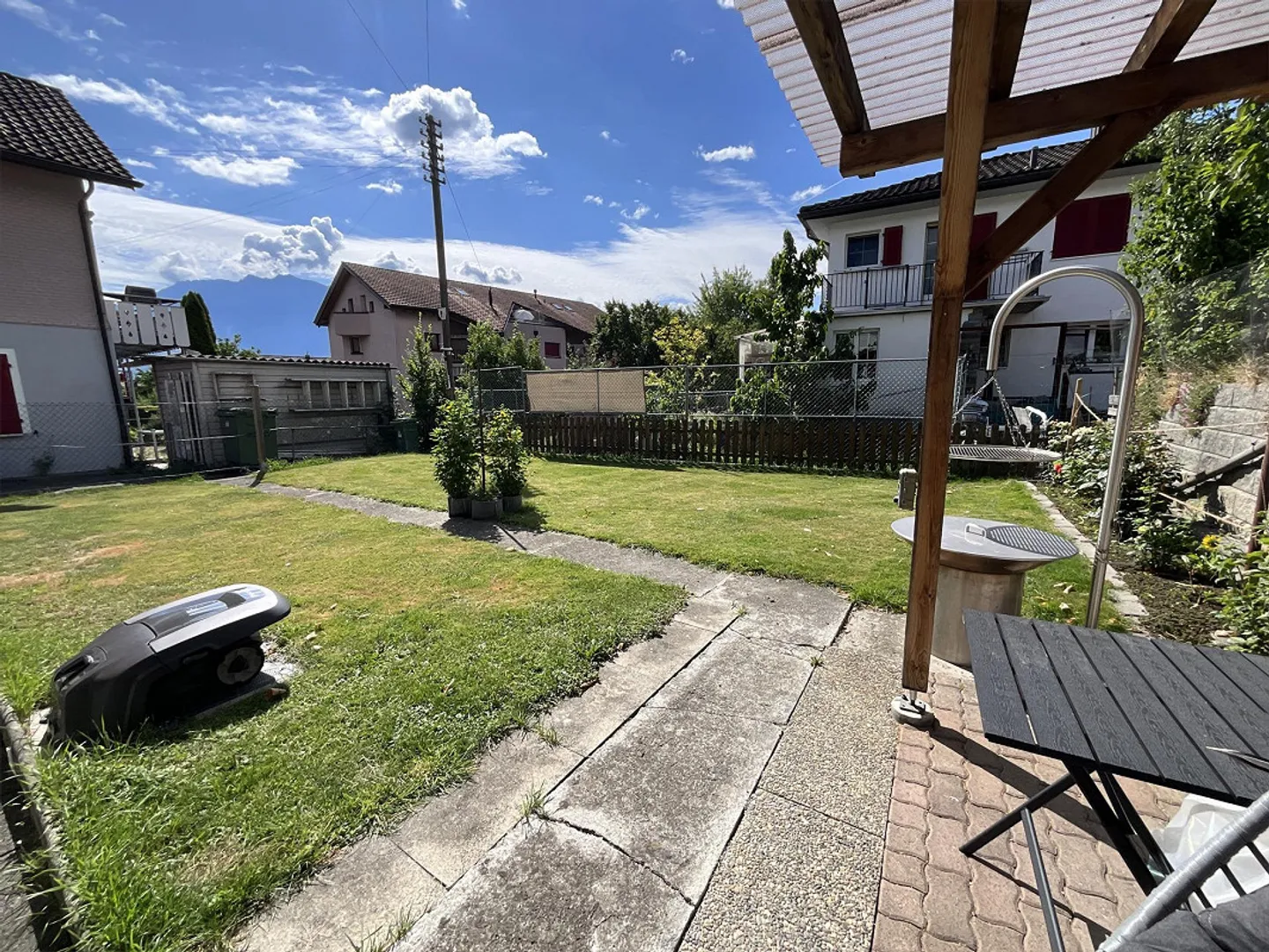 Charmantes Holzhaus mit Geschichte, Garten und viel Potenzial - Foto 6 von 8