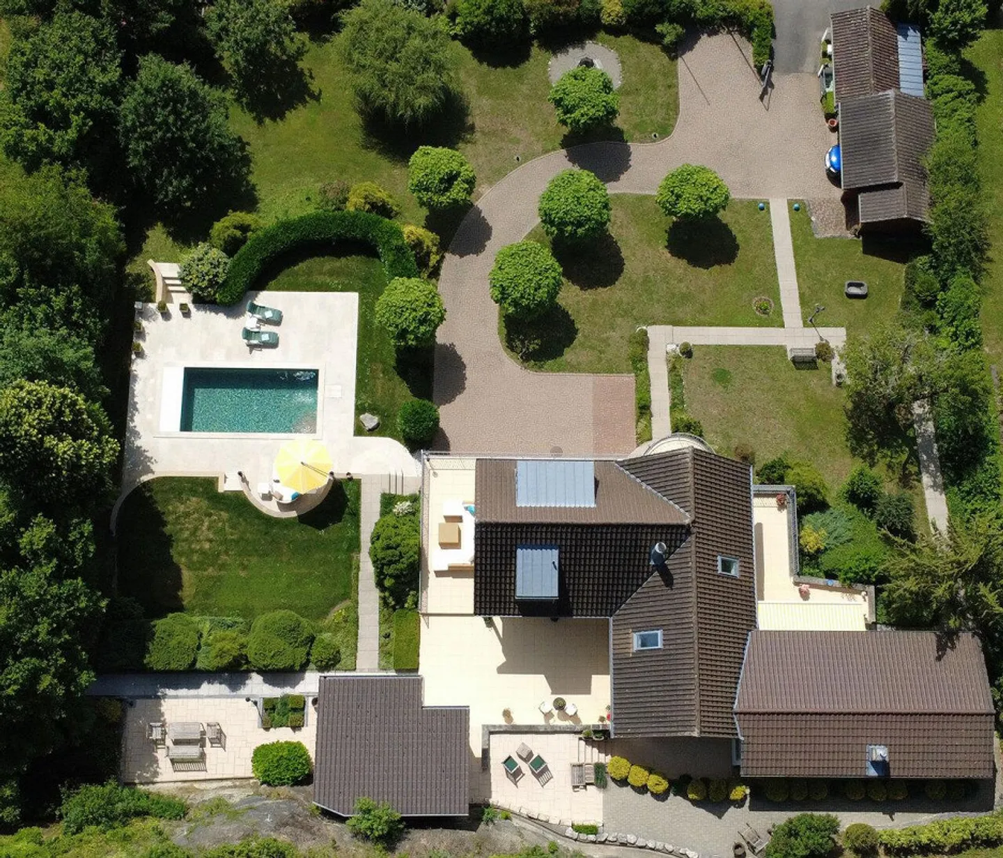 Villa esclusiva con vista sul lago e sulle Alpi e oasi piscina - Foto 8 di 18