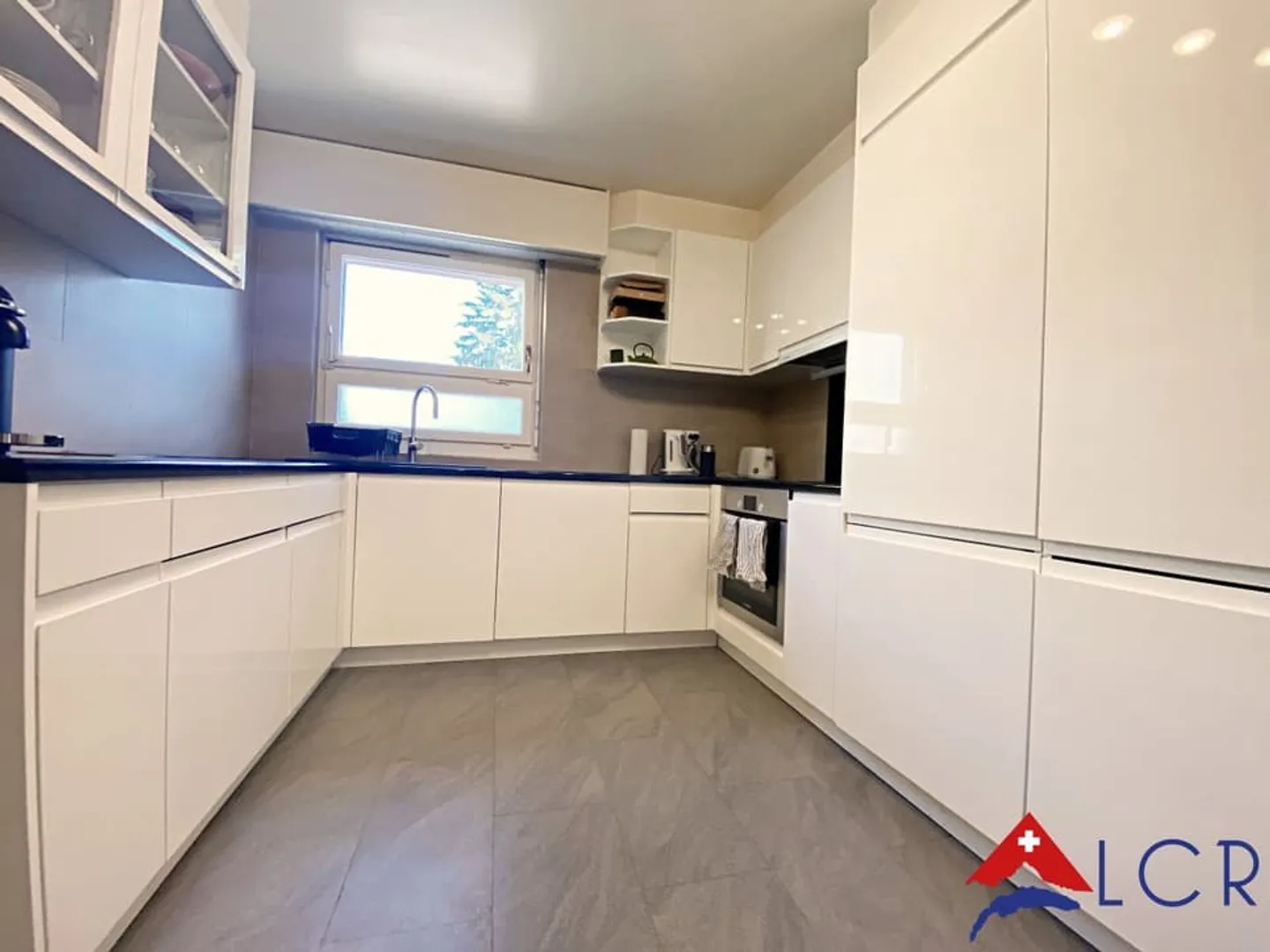 Splendido appartamento arredato di 5 stanze con vista lago - Foto 6 di 13